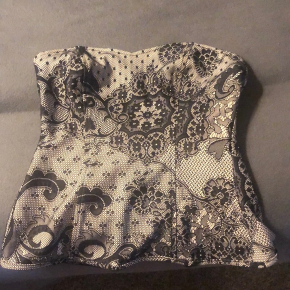 Crop top with corset back - Picture 1 of 3